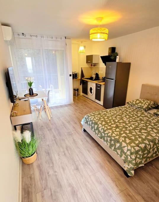 Elegant Studio Les Tourtereaux Saint-Denis Exterior foto
